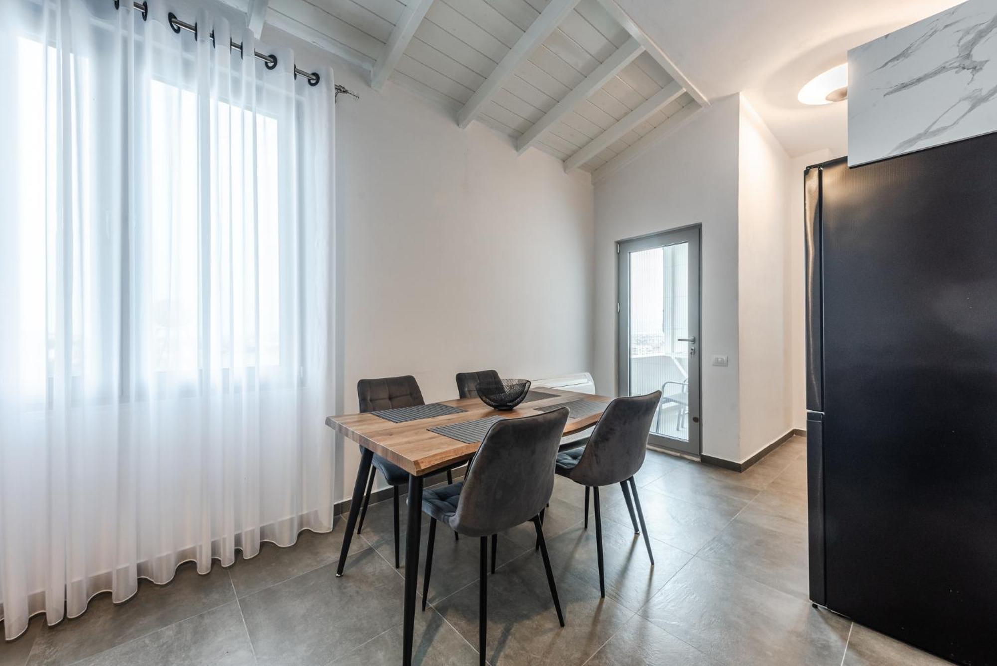 Royal Hill By Ps Apartment